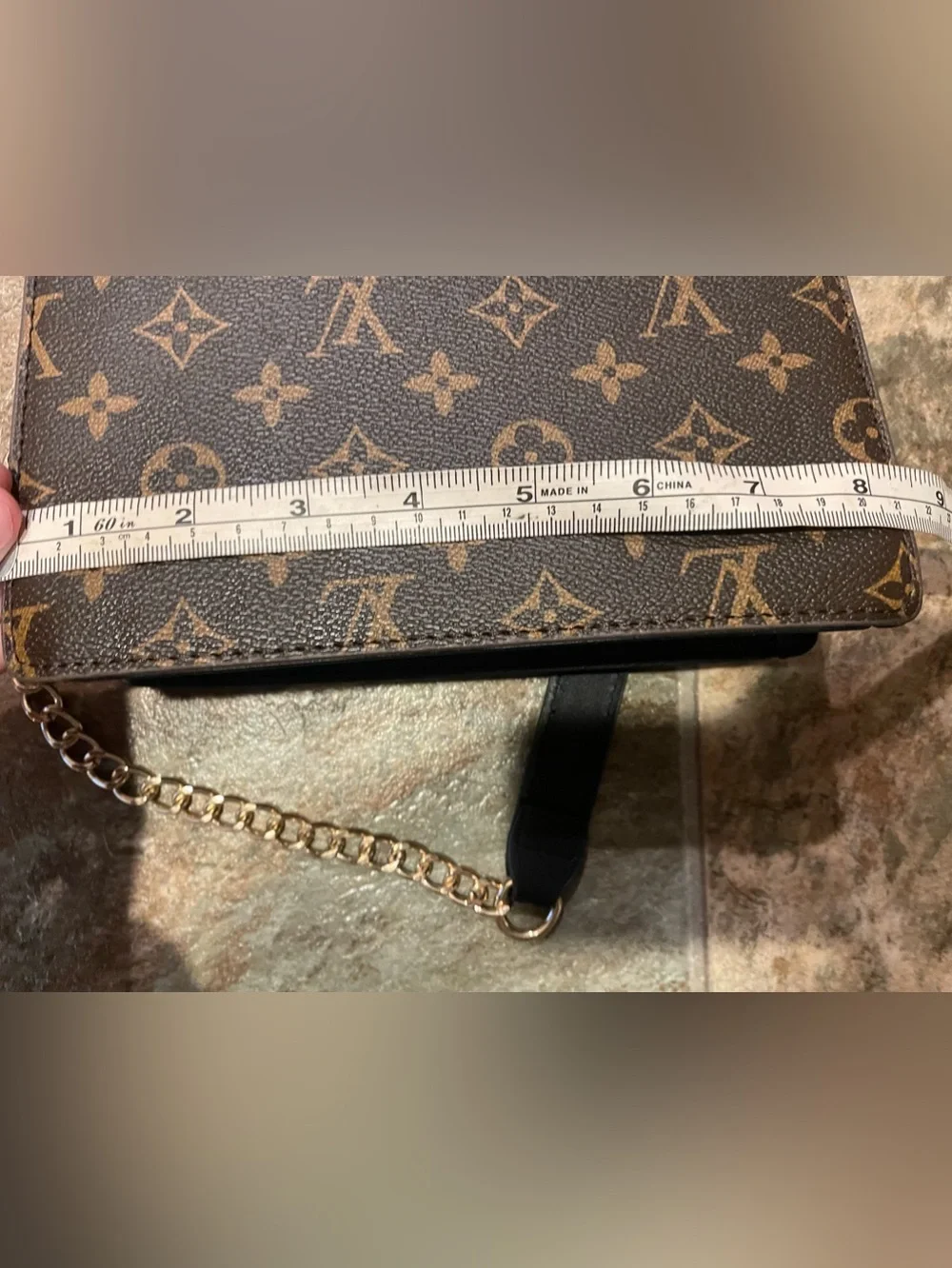 LVee monogram logo bag purse crossbody with gold chain really pretty 💕🔥🔥 - Picture 4 of 5
